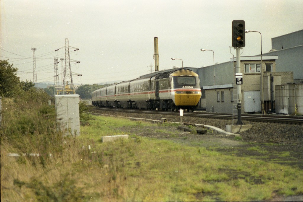 198809xx 43054 heads north past Craigentinny Depot Flickr