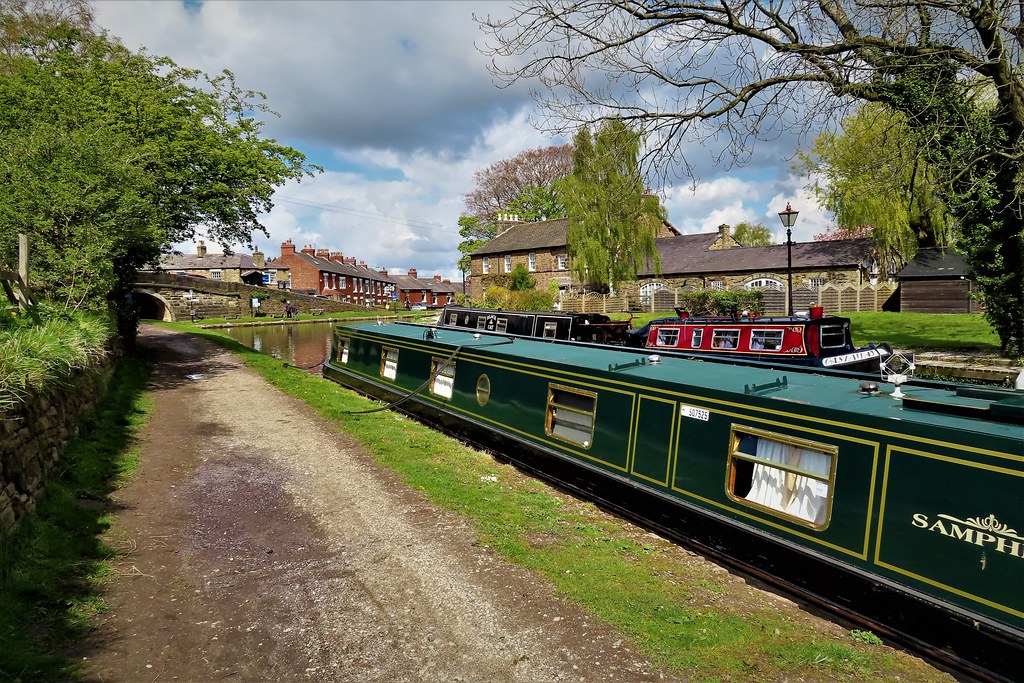 Peak Forest Canal near Top Lock, Marple, Cheshire HighPeak92 Flickr