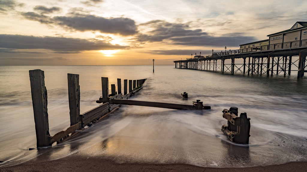 Leading To... Sunrise, Teignmouth Pier, Devon. 3sec Exposu… Flickr
