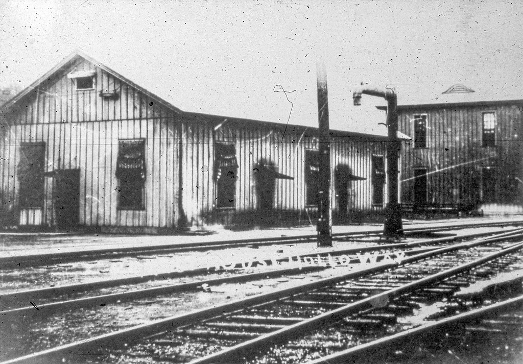 Holloway 0100 Railroad restaurant called the Beanery at Ho… Flickr