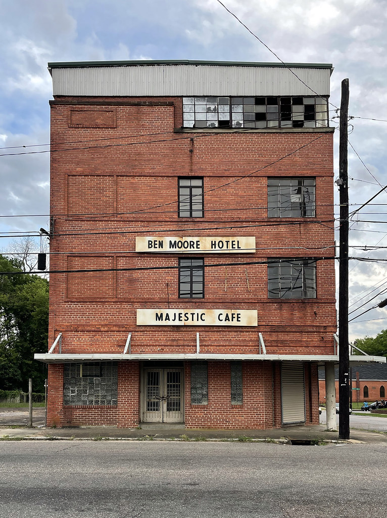 Ben Moore Hotel Montgomery, AL I just photographed it beca… Flickr