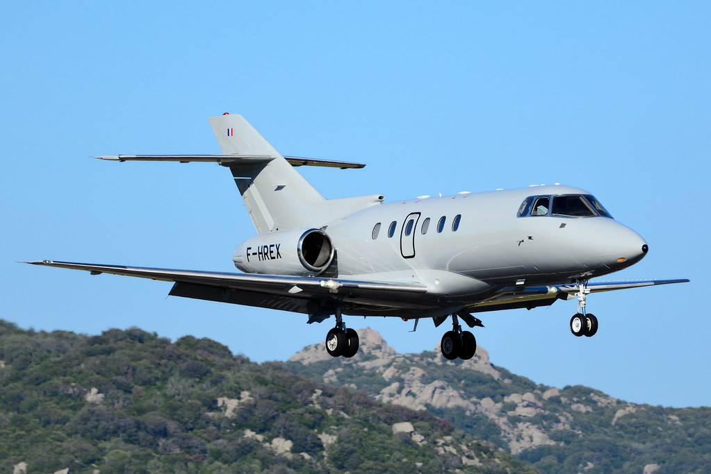FHREX Valljet Hawker 800XP landing in Figari LFKF