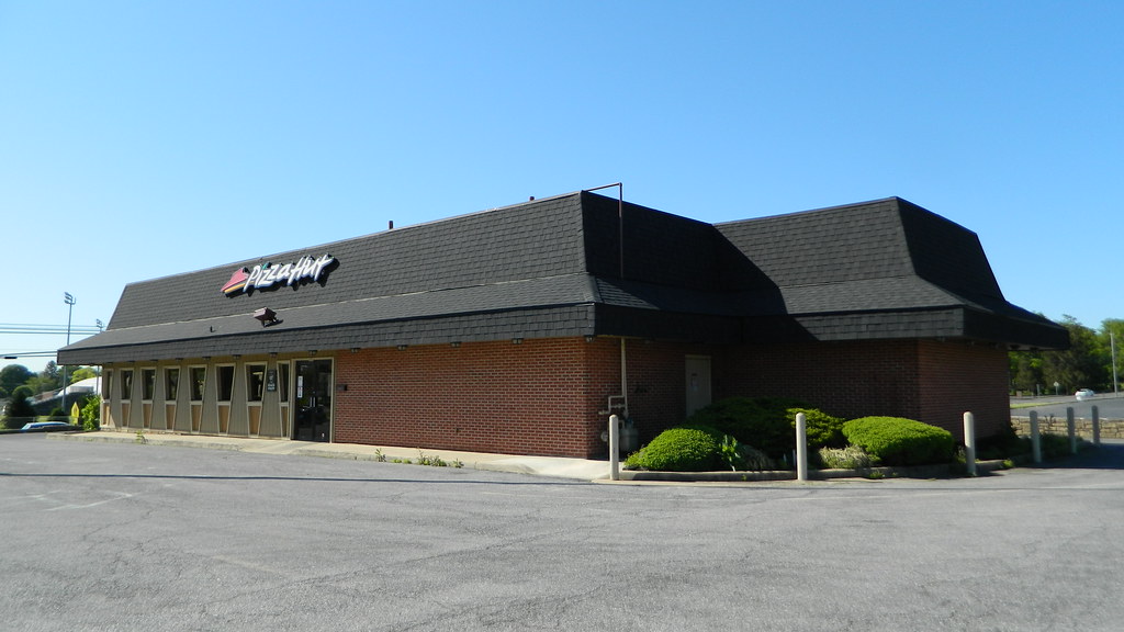 Pizza Hut Pizza Hut (3,342 square feet) 1085 Maryland Aven… Flickr