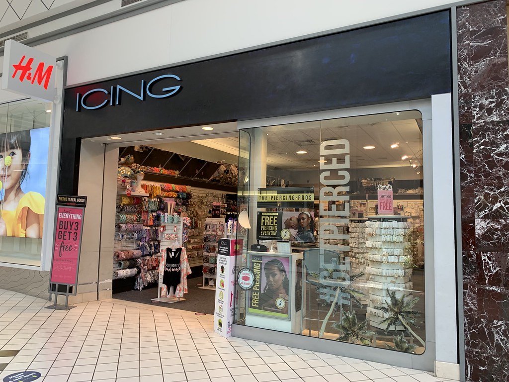 Icing Icing (695 square feet) 17301 Valley Mall Road, Suit… Flickr