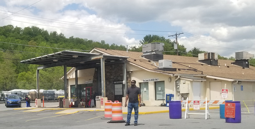 Delaware Water Gap Bus Terminal (Martz Trailways) www.mart… R36 Coach Flickr