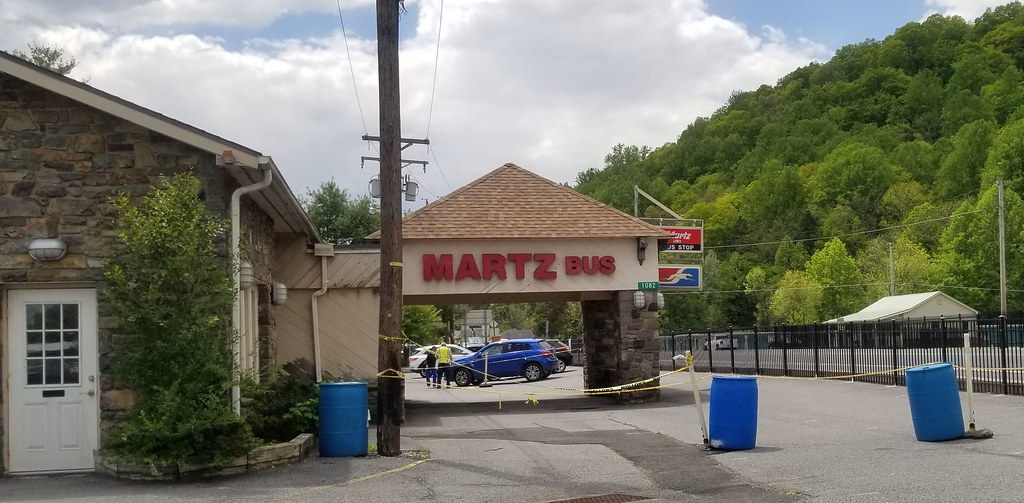 Delaware Water Gap Bus Terminal (Martz Trailways) www.mart… R36 Coach Flickr