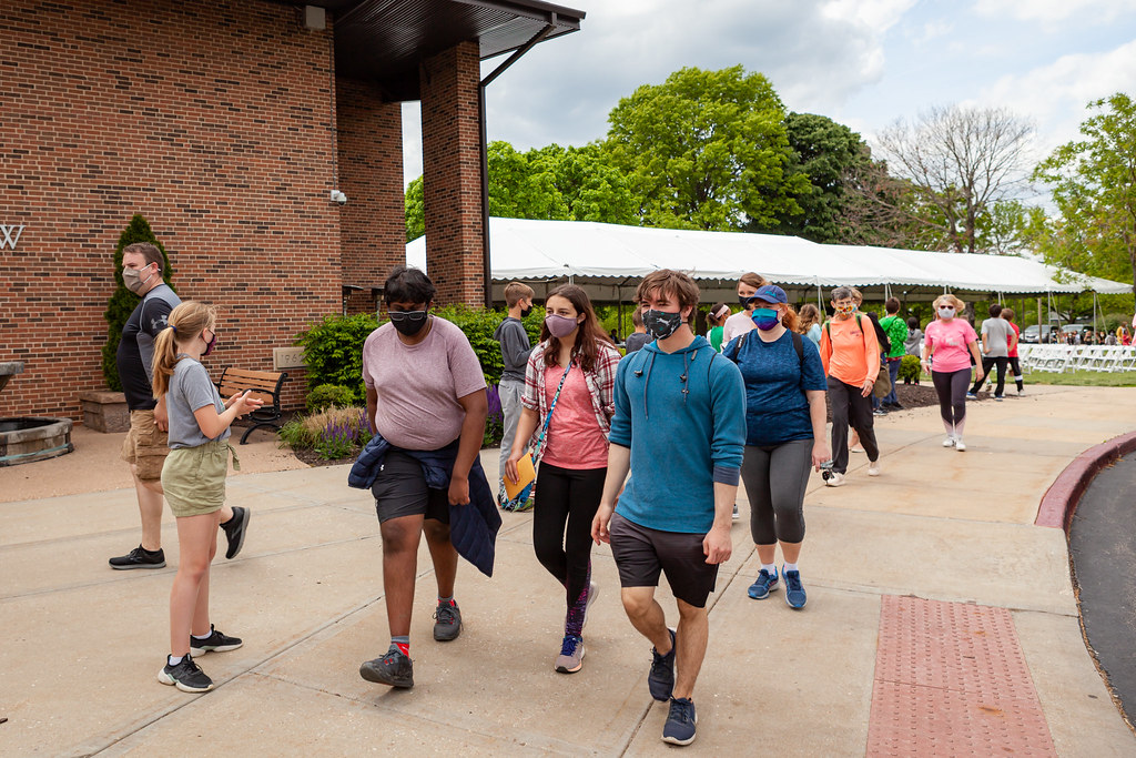 Senior Walk 2021 Barstow seniors were back to cam… Flickr