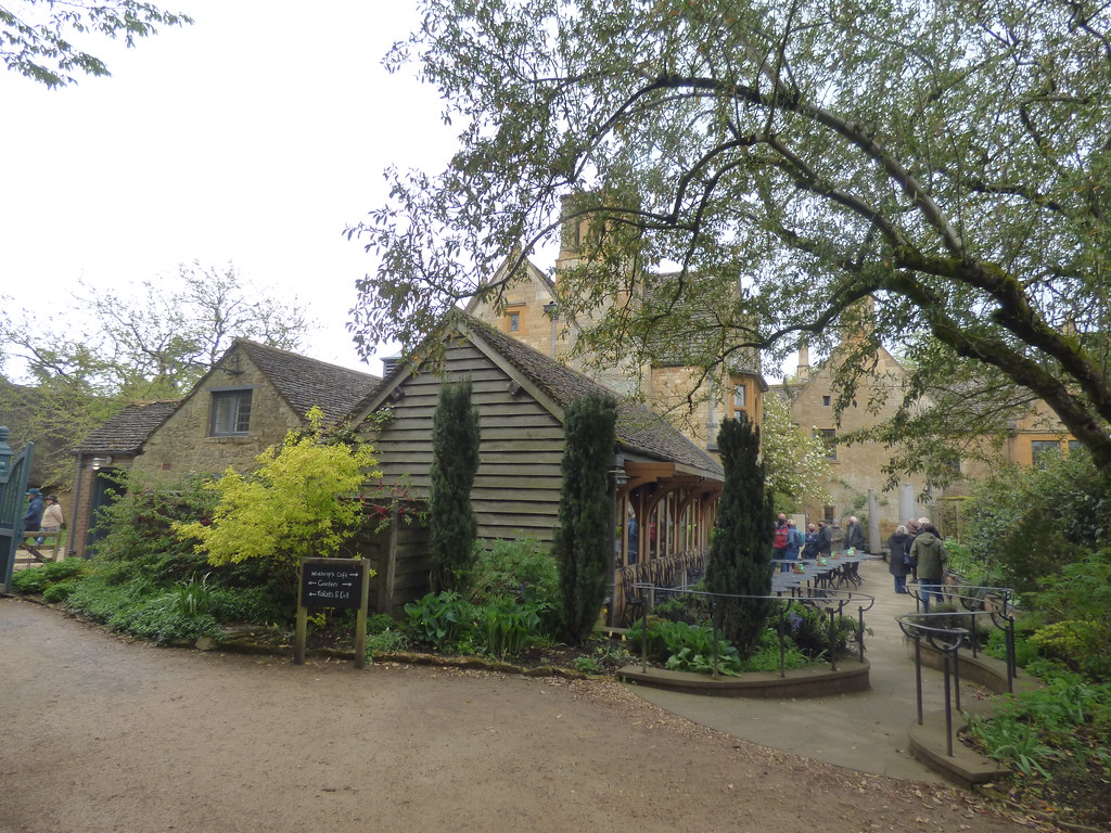 Winthrop's Cafe at Hidcote Manor Garden A visit to Winthro… Flickr