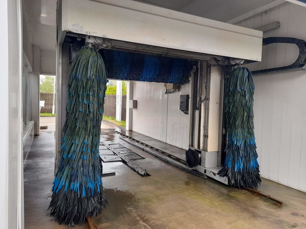 Esso car wash, Sandwich revisit [GONE] Retake of this Was… Flickr