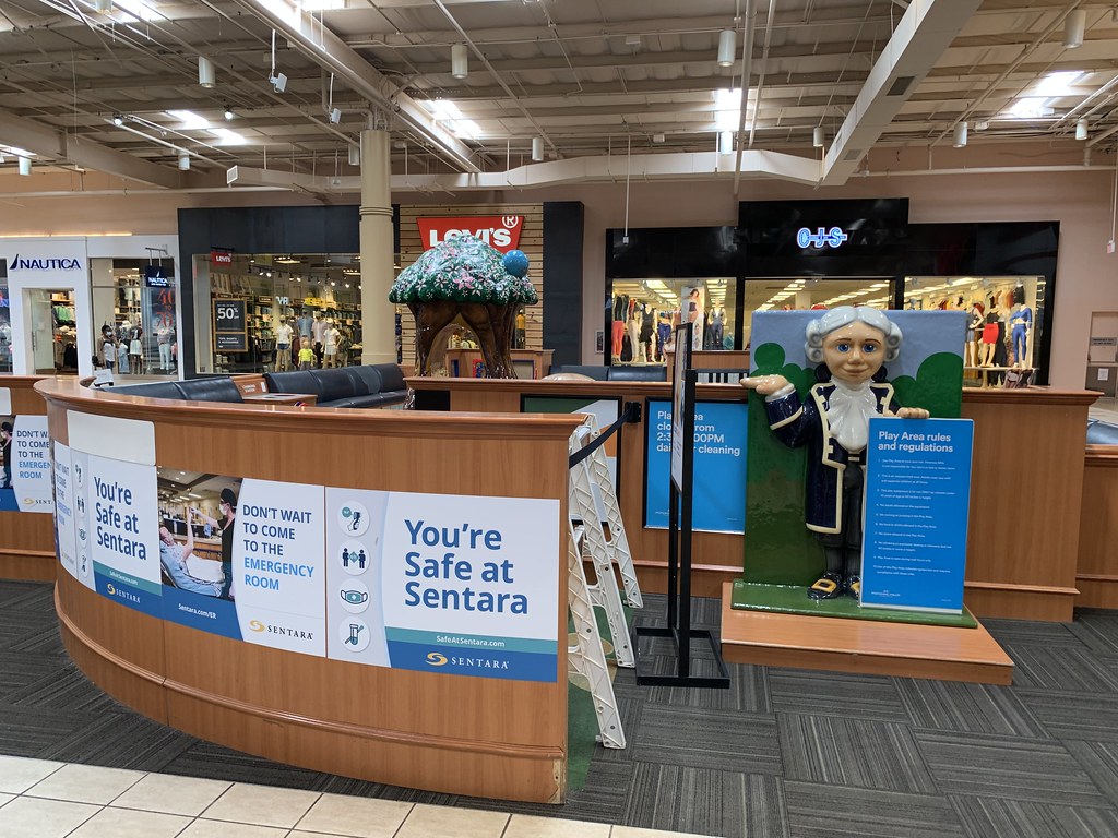 Potomac Mills interior Potomac Mills (1,839,130 square fee… Flickr