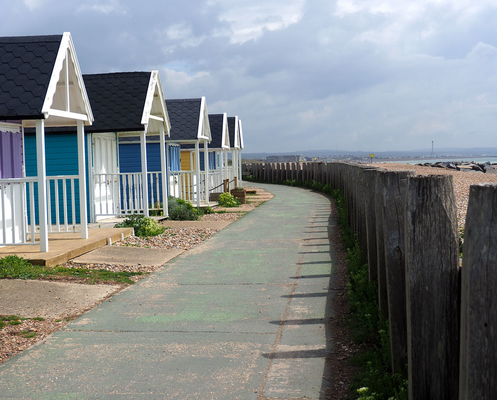 P5170039 Lancing Beach Huts Yvonne Park Flickr
