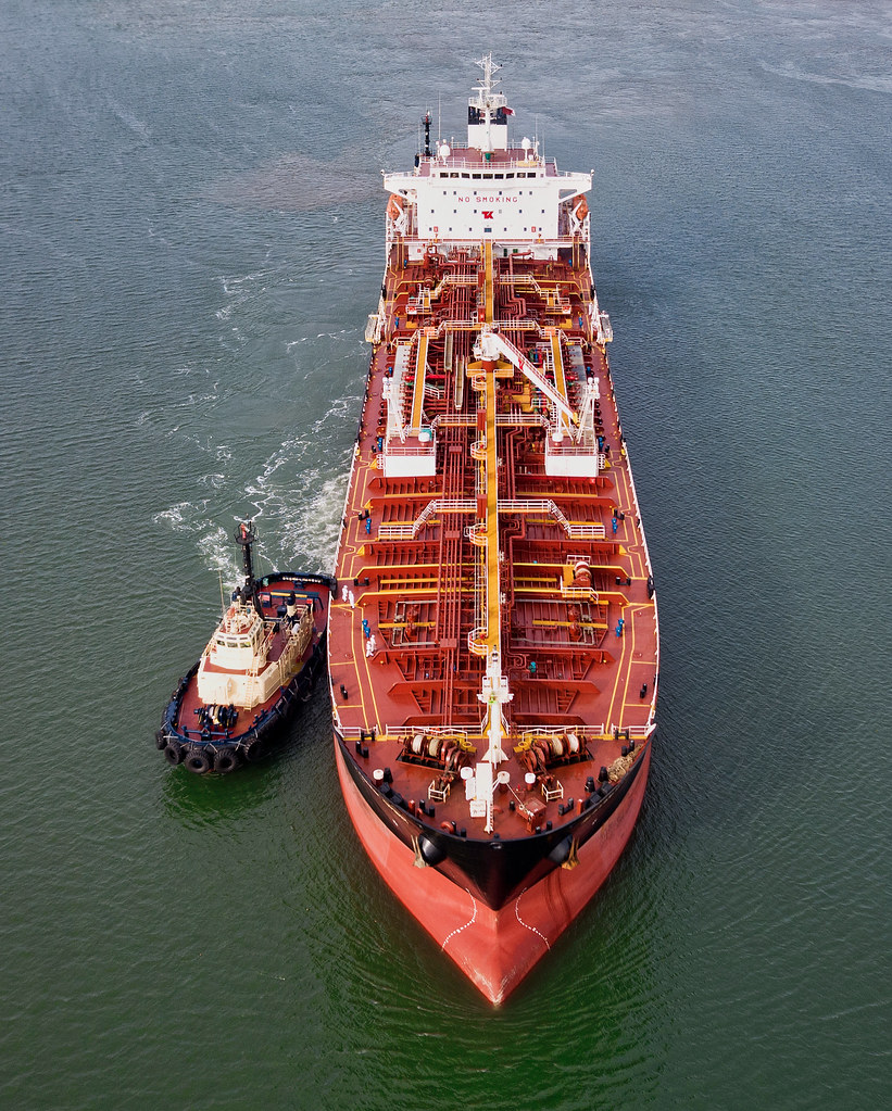 The Oil Tanker Alexander Spirit Leaves Cairns 2 June 17,… Flickr
