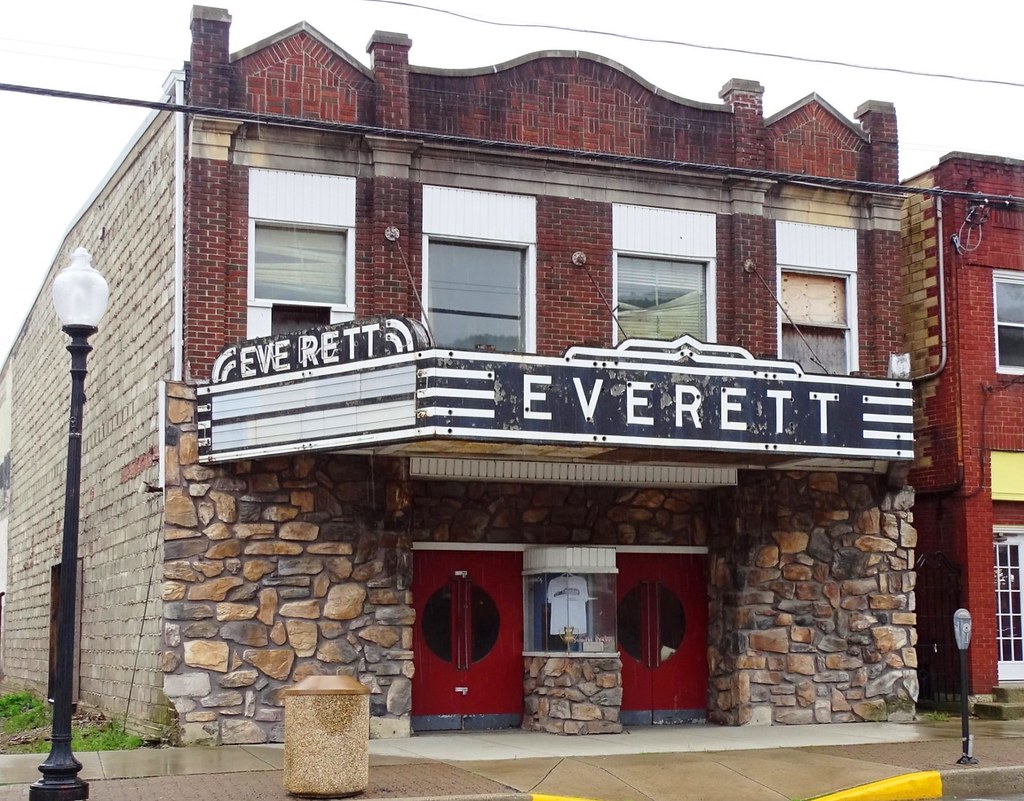PA, EverettU.S. 30 Everett Theater A nice vintage movie t… Flickr