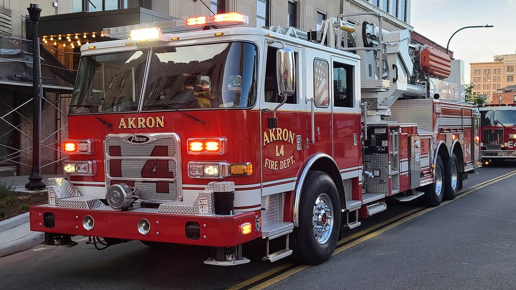 Akron Fire Department Ladder 4 Raymond Wambsgans Flickr