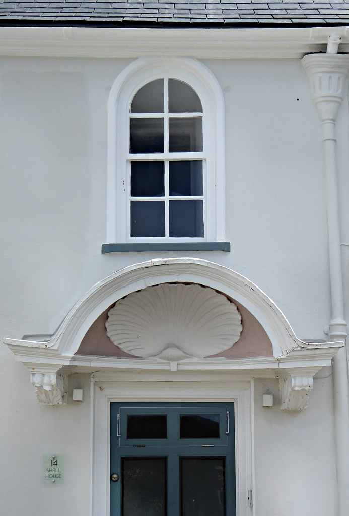 Topsham The delightful town of Topsham lies on the east ba… Flickr