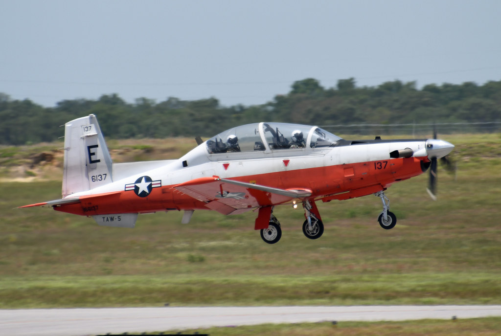 Beechcraft T6 Texan II 6137 U. S. Navy TAW5 at Pensacola… Flickr