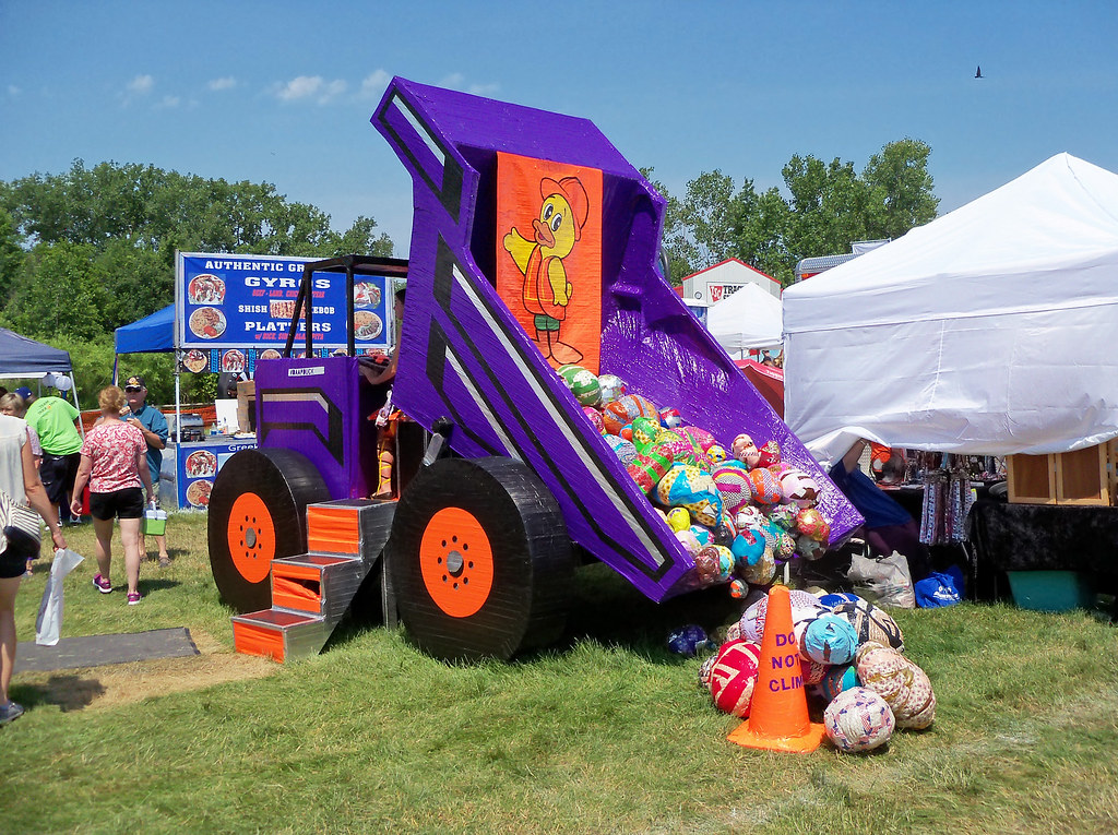 OH Avon Avon Duck Tape Festival 37 Dump truck full of ba… Flickr