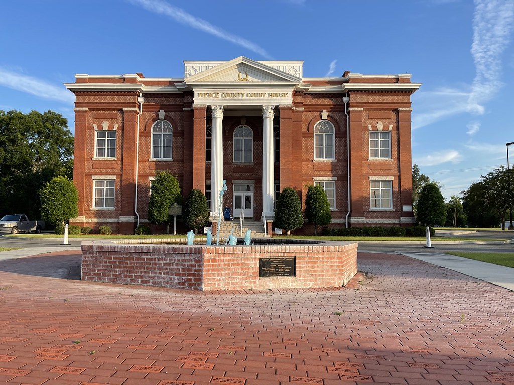 Pierce County Courthouse in Blackshear, Built in … Flickr