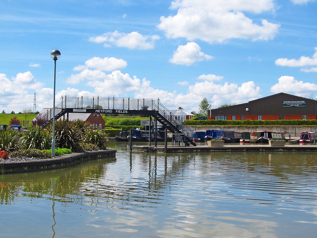 BugbrookeHeyford Fields Marina Grand Union Canal Saxon Sky Flickr