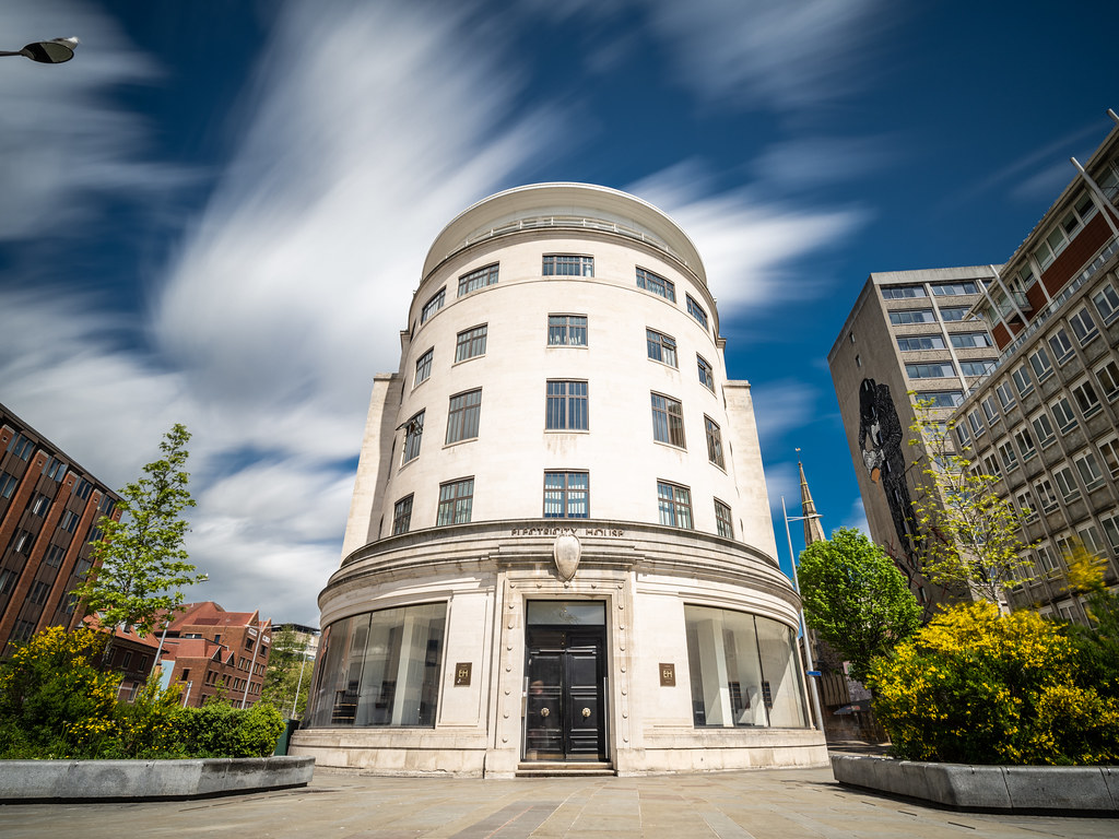 Electricity House, Bristol Sun shines on the art deco fron… Flickr