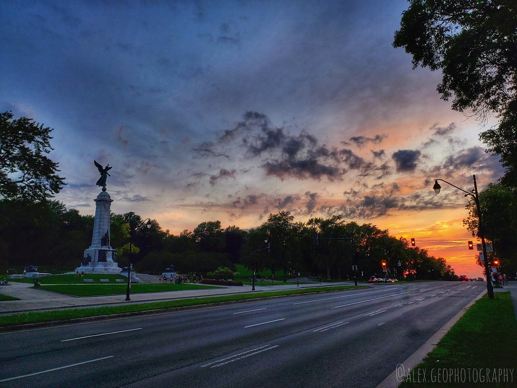 Sunshine in Montreal coucher de soleil au pied du mont roy… Alexis