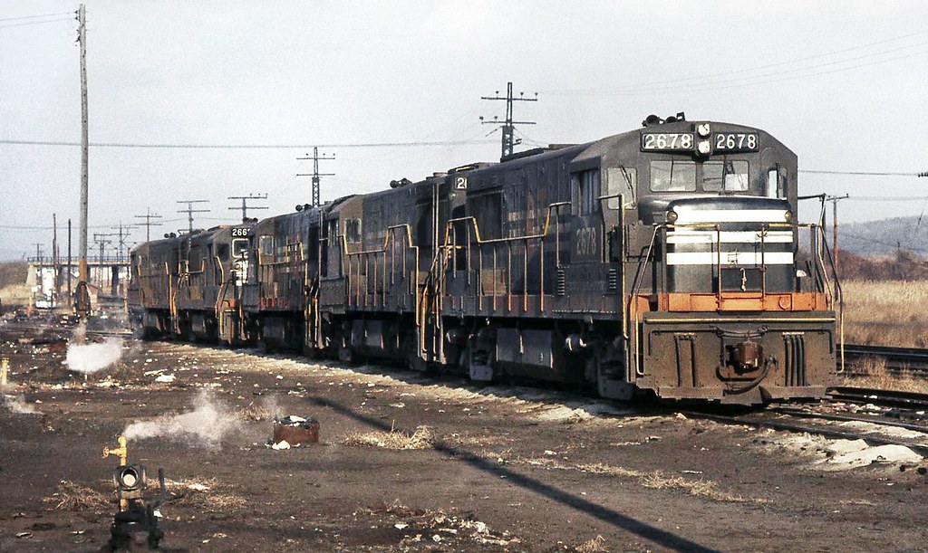 Five Penn Central ex New Haven Railroad GE U25B diesel ele… Flickr
