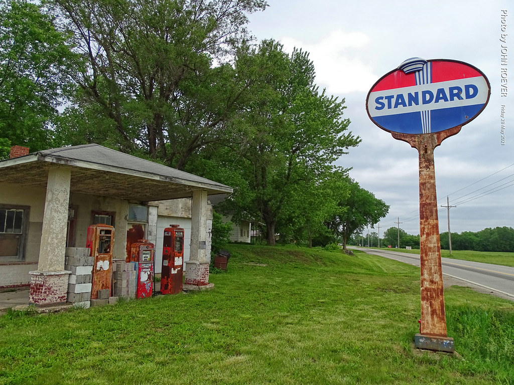 Old Standard gas station in Wetmore, 28 May 2021 An old St… Flickr