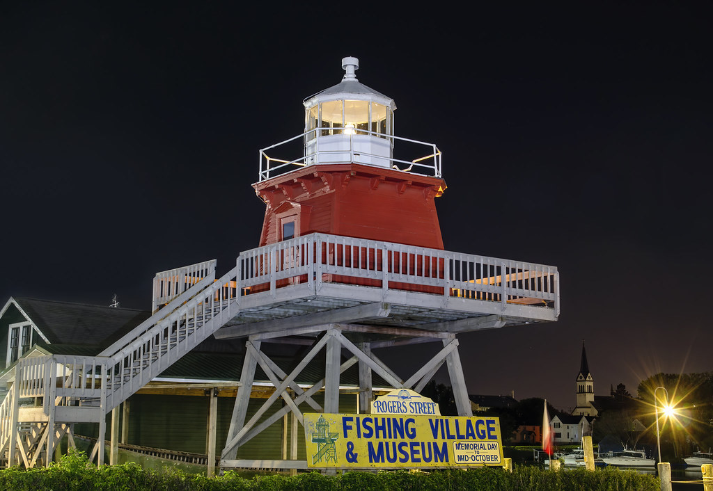 Two Rivers Lighthouse The Two Rivers, Wisconsin north pier… Flickr
