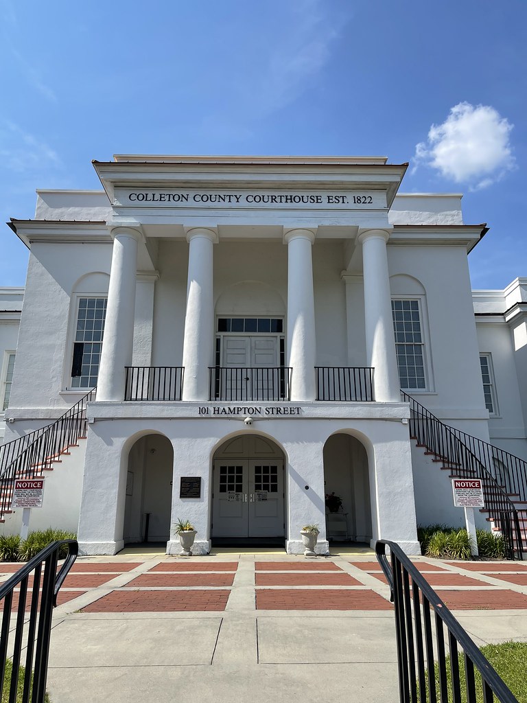Entryway of Colleton County Courthouse in Walterboro, Sout… Flickr
