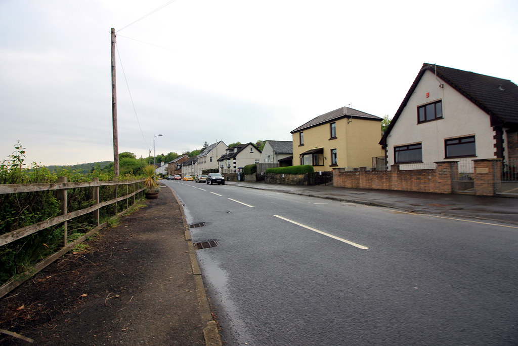 Langbank.Strathclyde. Main road. boneytongue Flickr