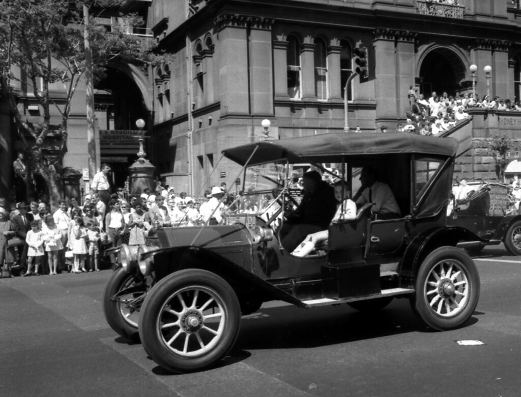 6810 Waratah parade 6, Sydney 1968 wilford peloquin Flickr