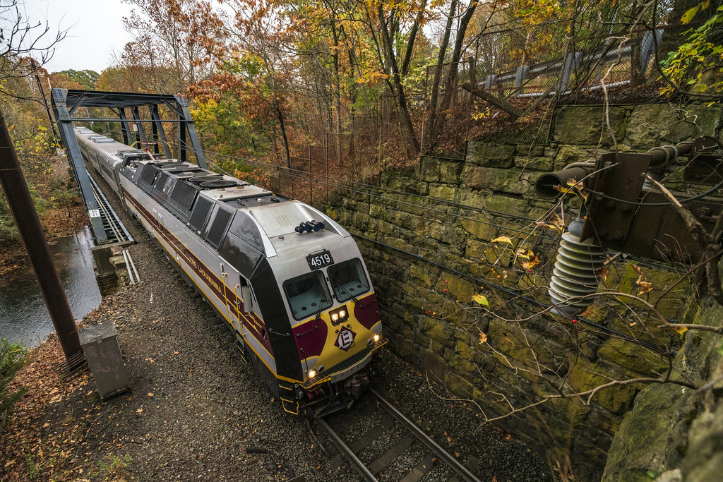 Erie Lackawanna at the Hogback Erie Lackawanna colors blen… Flickr