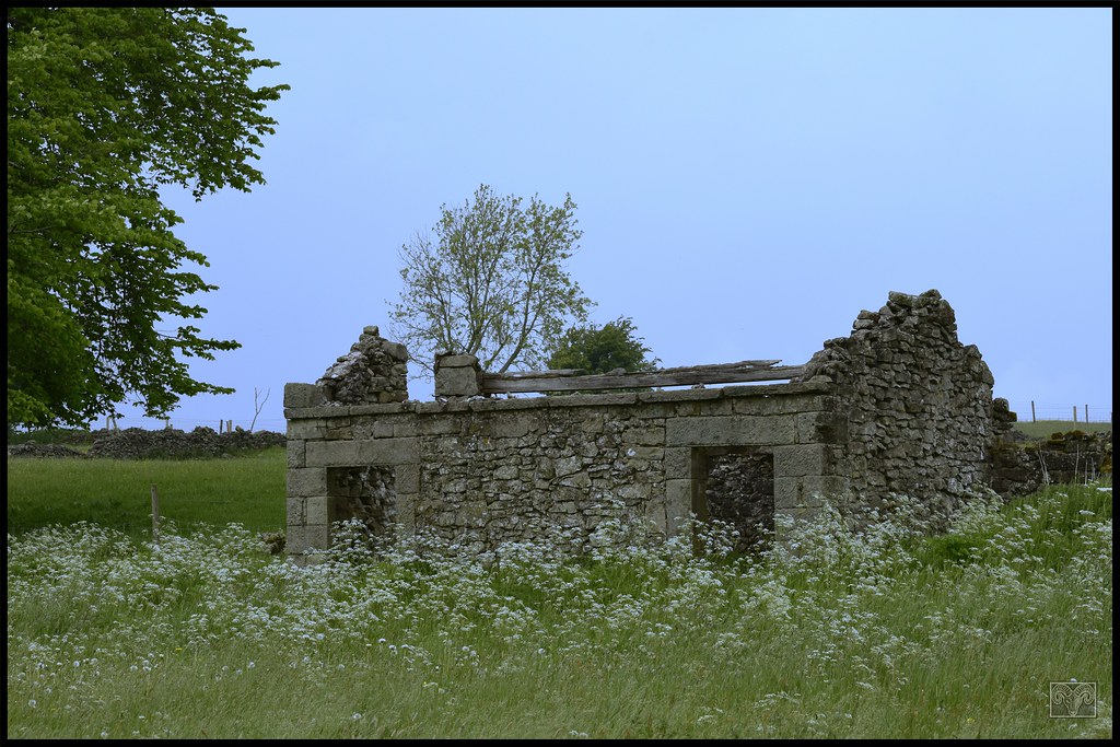 Derelict Farm Building,Elton,Derbyshire Dales. SteveJeffsson Flickr