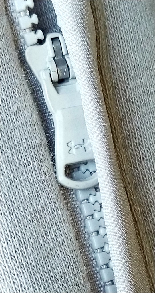Under Armour Zipper From Smartphone Sharp Aquos C10 Manuel Carrasco Flickr