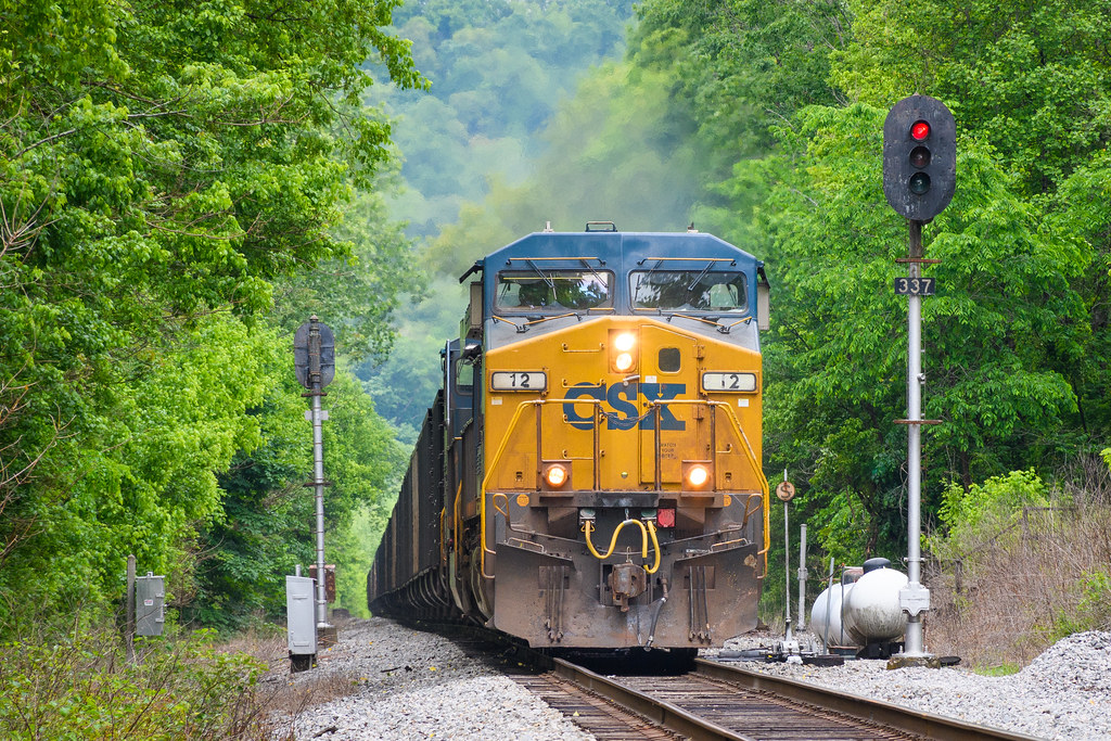 CSX 12 AC44CW U138 Ranger, WV A pair of CSX GE's are h… Flickr