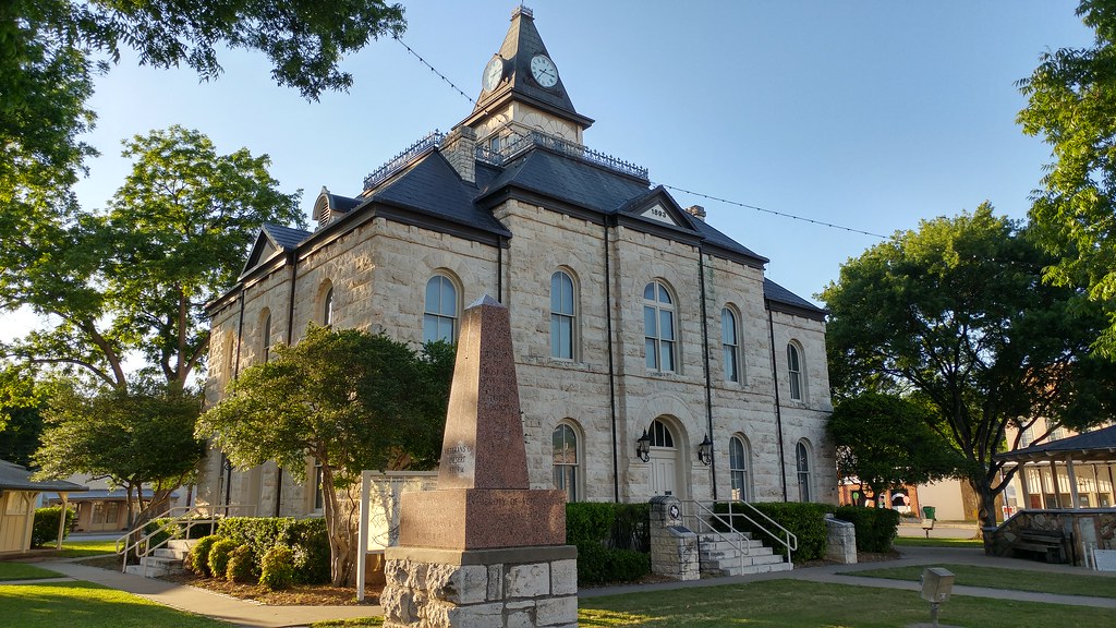 Veterans Memorial, Somervell County Courthouse, Glen Rose,… Flickr