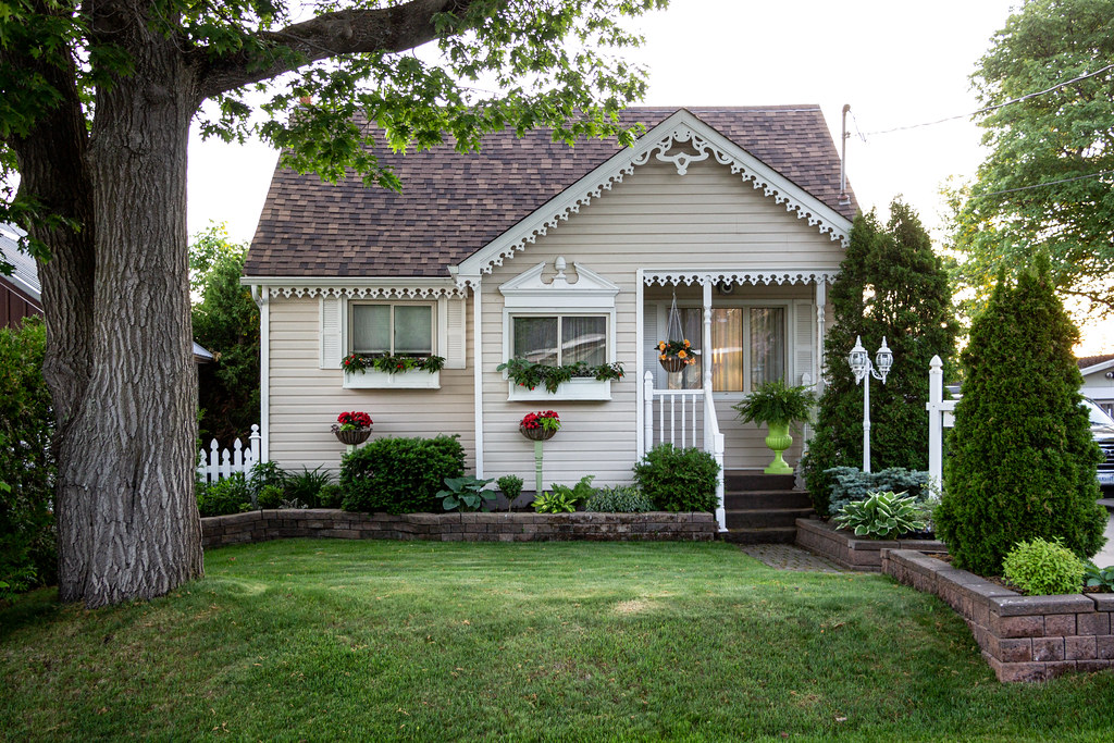 No. 195 Elmwood Avenue, Sault Ste. Marie, Ontario, Canada Flickr