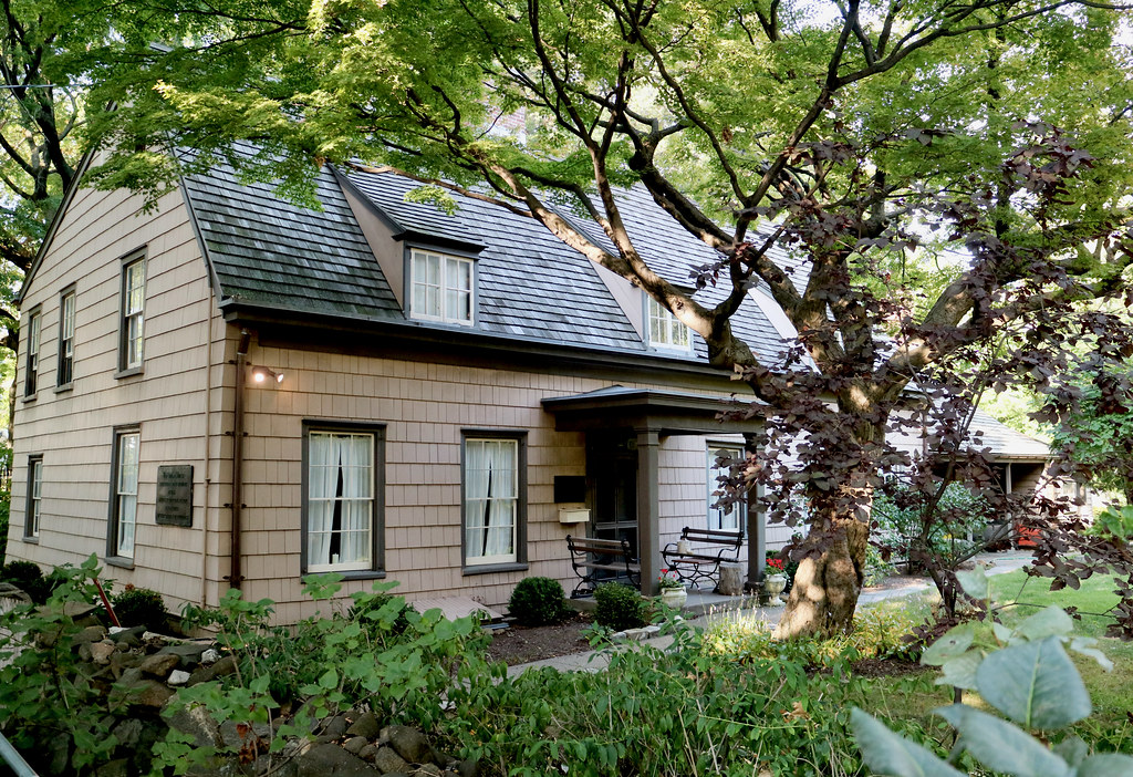 IMG_5057 The John Bowne House, built in 1661. A Quaker mee… Flickr