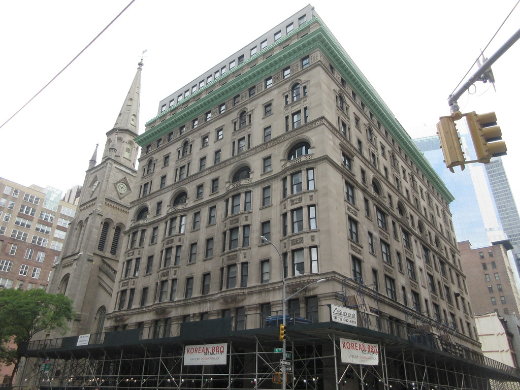 2021 Holland House Hotel Opened in 1892 NYC 8427 2021 Holl… Flickr