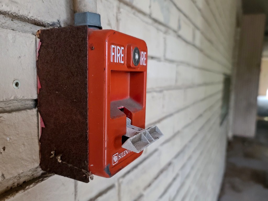 Fire alarm pull station at former Park Inn [02] pul… Flickr