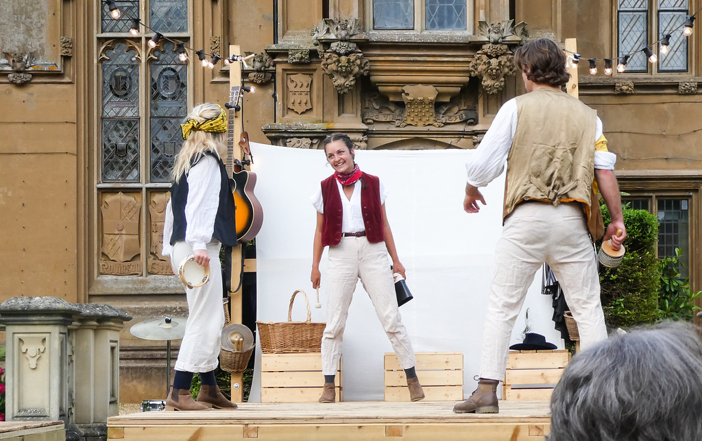 Romeo & Juliet at Knebworth House Romeo & Juliet at Knebwo… Flickr