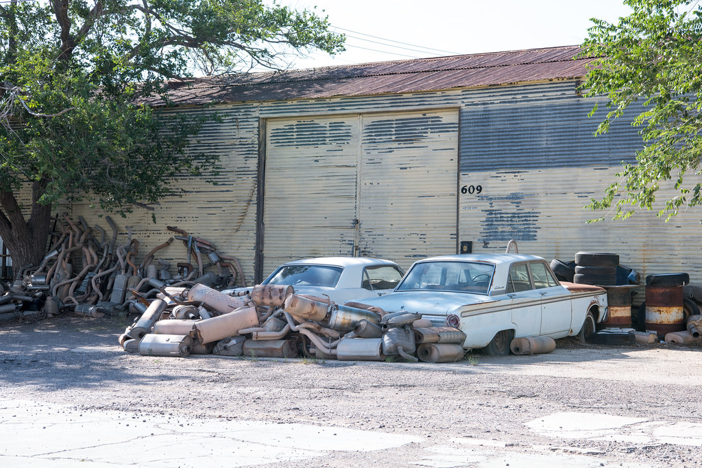 Ford Mustang and Fairlane, old Route 80 in Monahans, Texas… Flickr