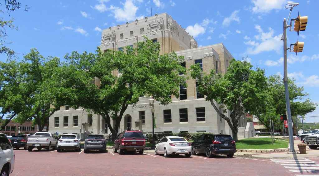 Eastland County Courthouse (Eastland, Texas) This Art Deco… Flickr
