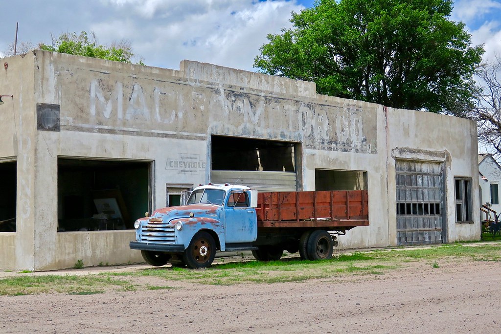 Abandoned Garage, Kanorado, KS An abandoned garage in Kano… Flickr