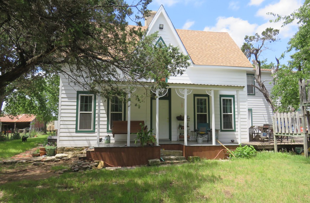 J.H. Bekken House (Clifton, Texas) Located on FarmtoMark… Flickr