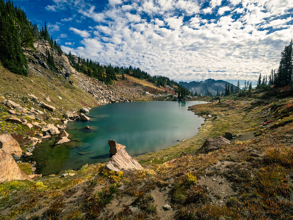 Ridgetop lake, 1,984m Alpine Lakes Wilderness, Washington,… Flickr