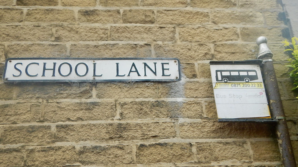 Cut Mark Earby, 68 Skipton Road a Douglas Law Flickr