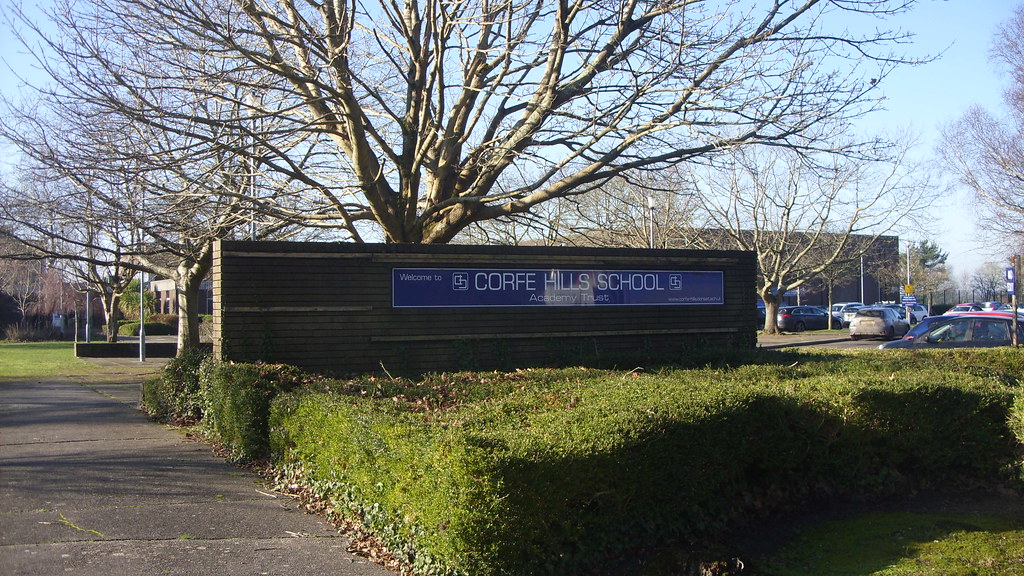 Corfe Hills School, Higher Blandford Road, Corfe Mullen, D… Flickr