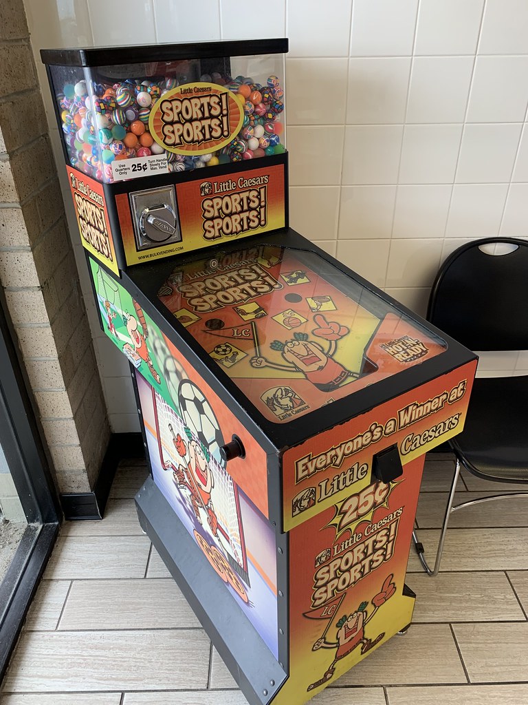 Little Caesars rubber ball machine Little Caesars (1,456 s… Flickr