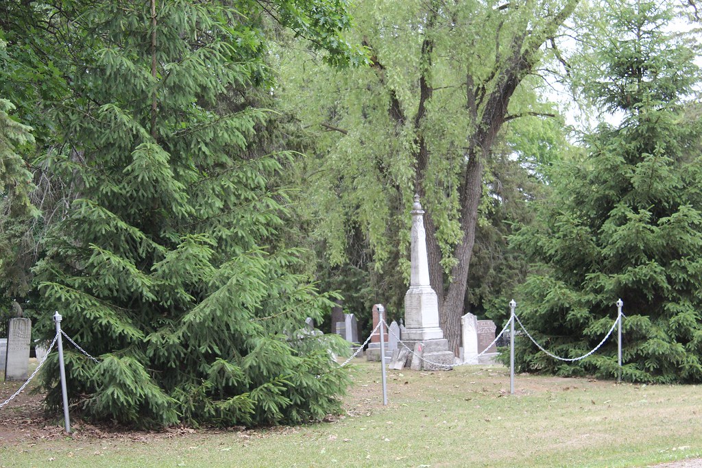 Hanover / Crispin Cemetery, Ontario, Canada As in many sit… Flickr